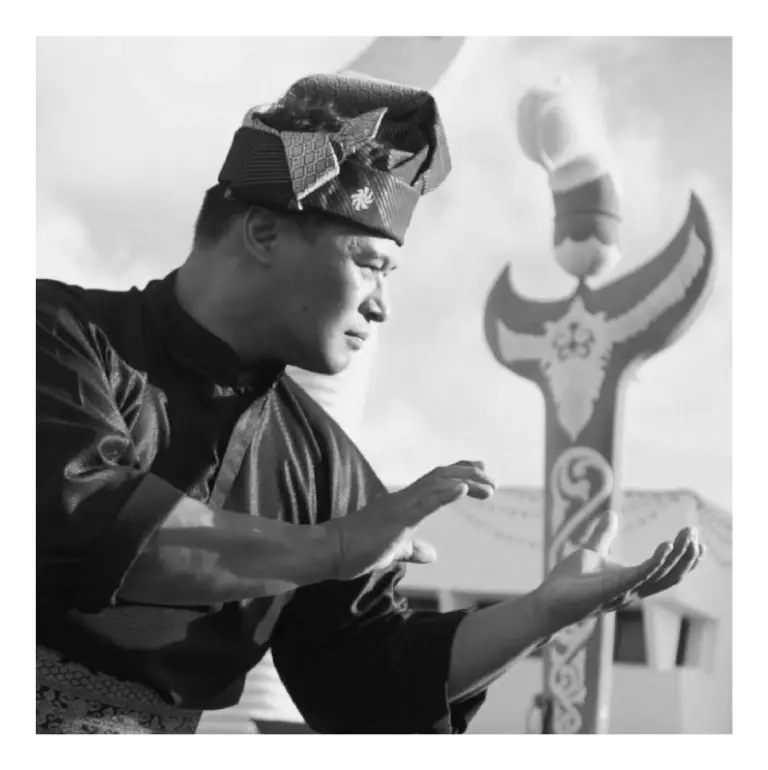 Ver Maul traditional front bw 1